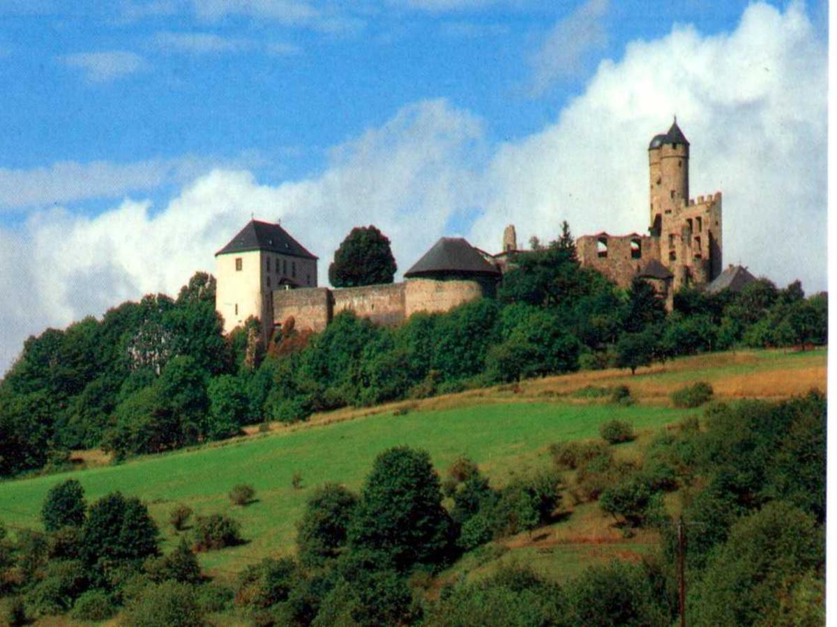Отель Gast- Und Gastehaus Simon Greifenstein Экстерьер фото